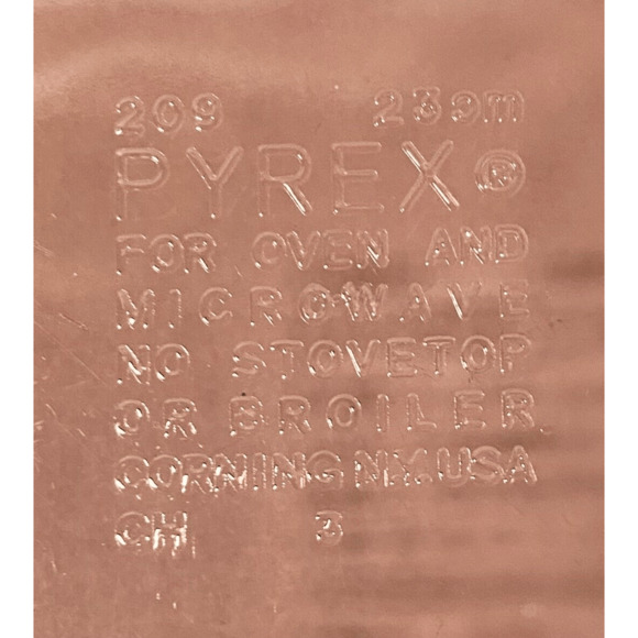 Vintage Pyrex Cranberry Purple Glass #209 Pie Plate Dish 9.75” (II) - Picture 8 of 8